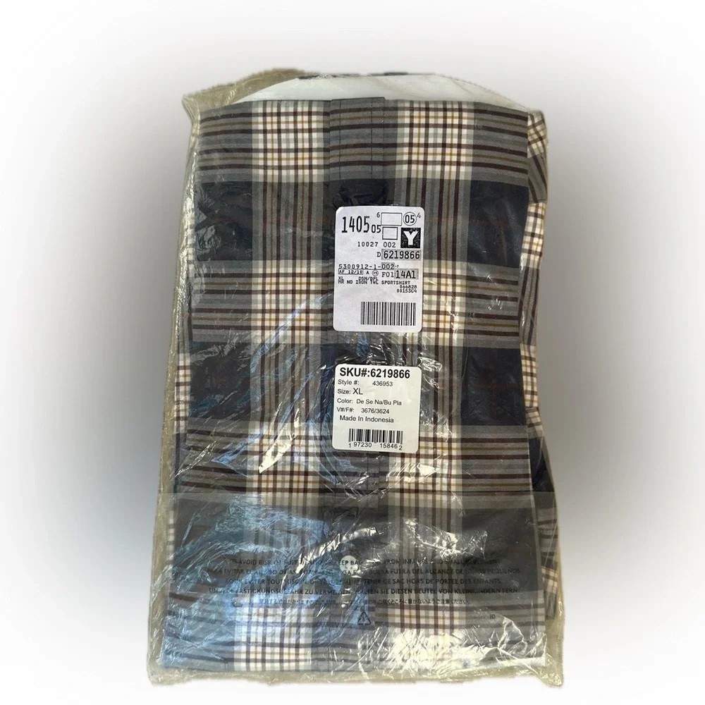 Lands’ End Blue and Tan Plaid Shirt
Traditional fit - XL
New in Packaging - Picture 3 of 3